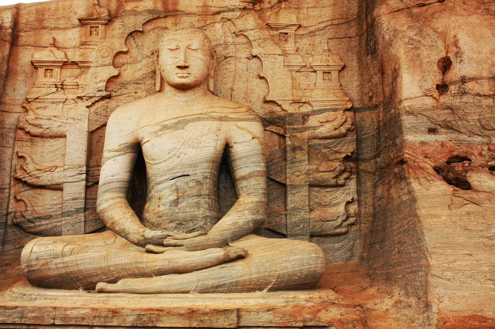 The bell-shaped Thuparamaya stupa surrounded by carved stone pillars in Anuradhapura, Sri Lanka's oldest stupa dating to the 3rd century BC
