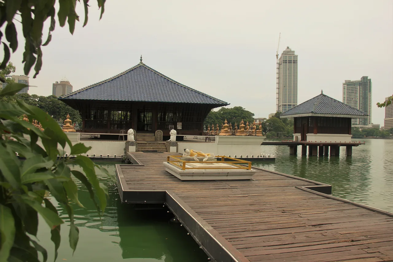 Seema Malaka Buddhist temple floating on Beira Lake, Colombo, designed by Geoffrey Bawa